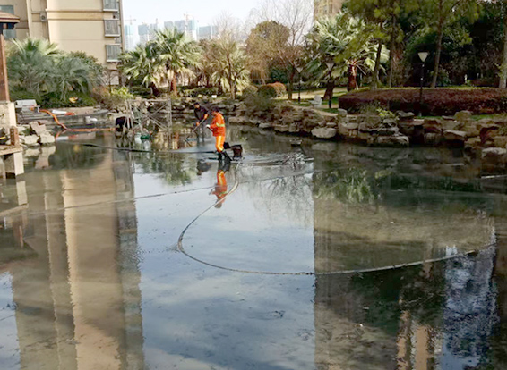 崆峒景观池淤泥清理